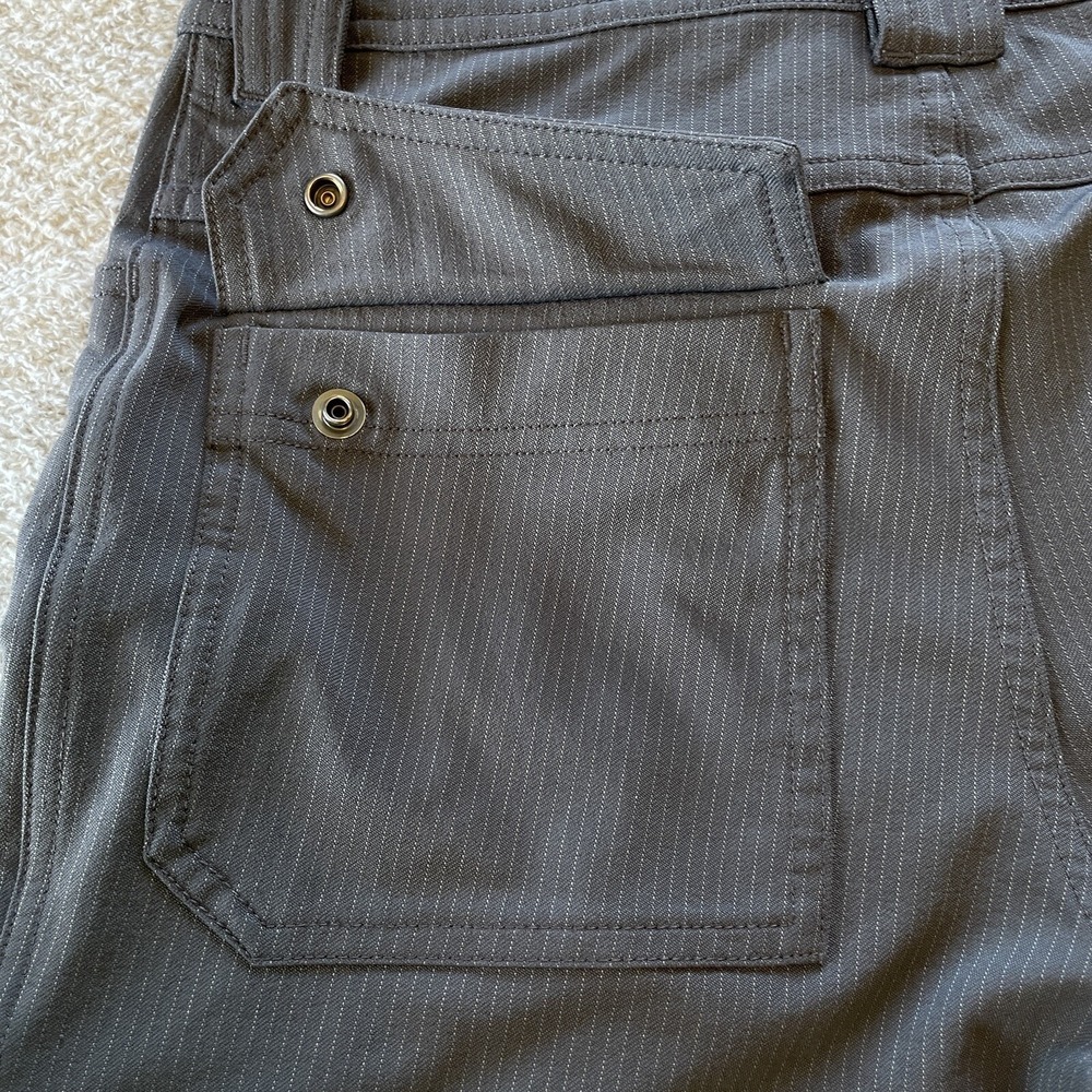 Lululemon Cadence Commute Shorts Mens 30 10" Inseam Gray Pinstripe Cargo Casual - Picture 10 of 15